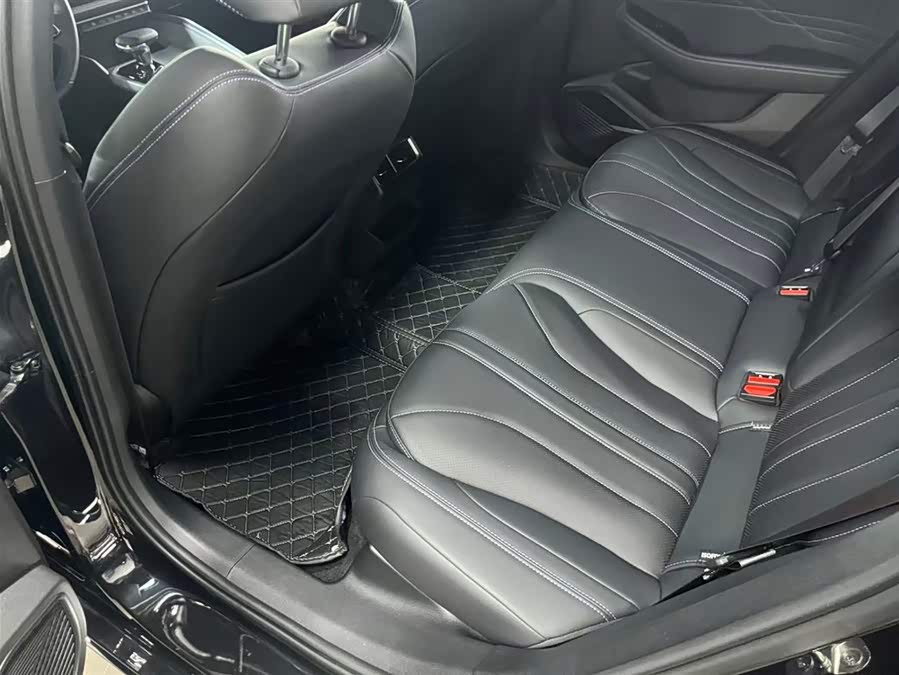 GEELY Preface 2025 car image #21