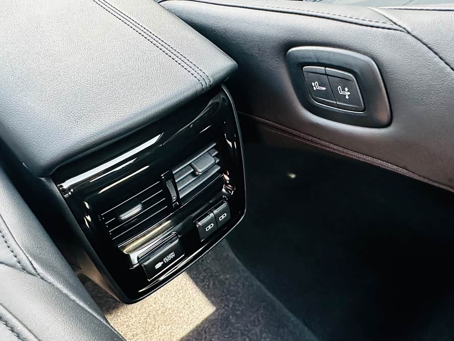 Toyota Avalon 2023 car image #21