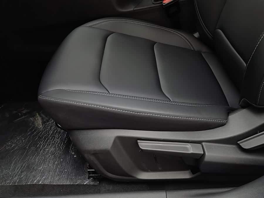 GEELY Emgrand 2022 #21 GEELY Emgrand 2022 car image #21