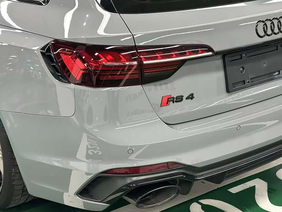 Audi RS 4 2021 car image #21