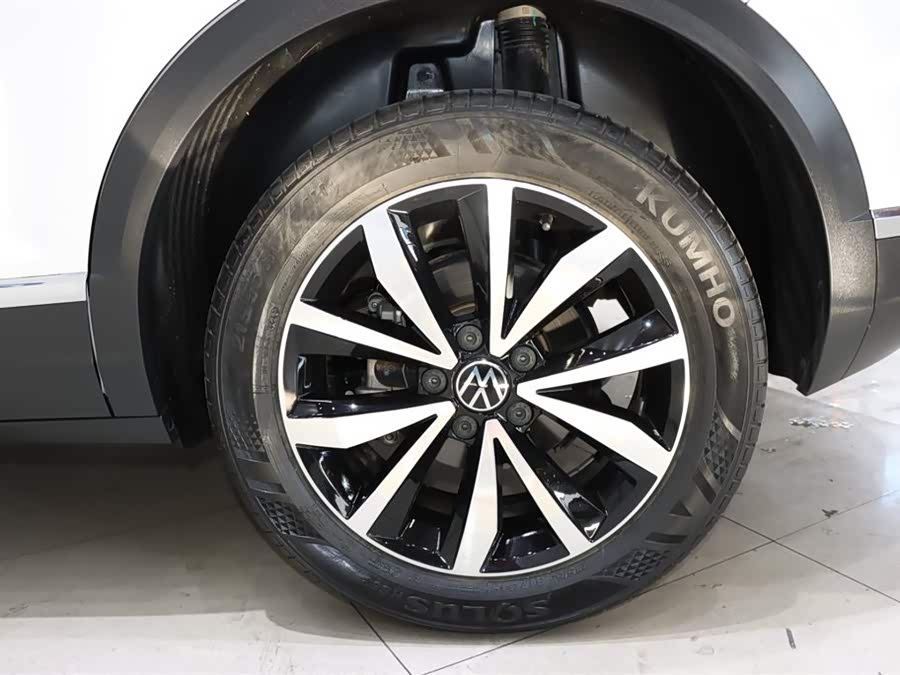 Volkswagen T-Roc 2023 car image #21