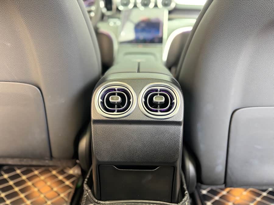 Mercedes-Benz C Class 2024 car image #21