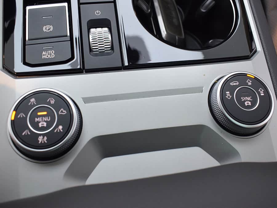 Volkswagen Touareg 2022 #21 Volkswagen Touareg 2022 car image #21