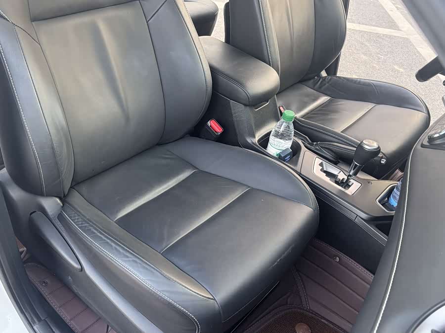 Toyota RAV4 2017 car image #21