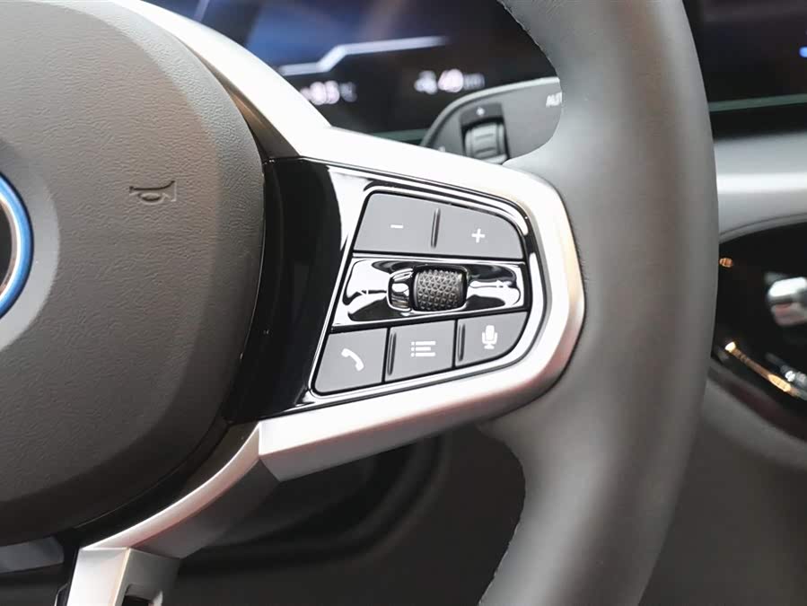 BMW i3 2024 car image #21