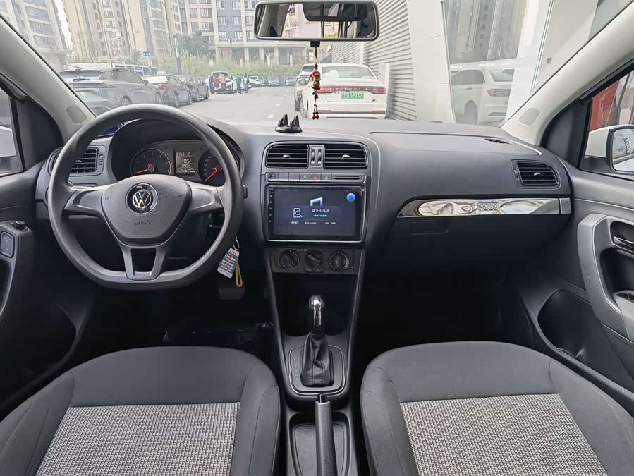 Volkswagen Polo 2019 car image #21
