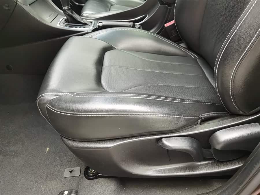 GEELY Emgrand 2016 car image #21