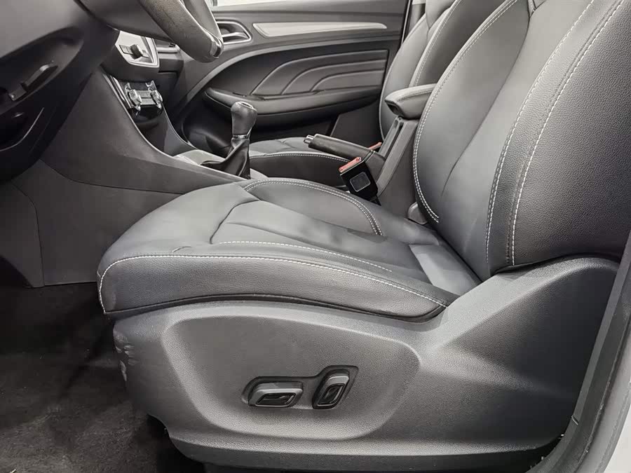 Roewe RX3 2019 изображение автомобиля #21