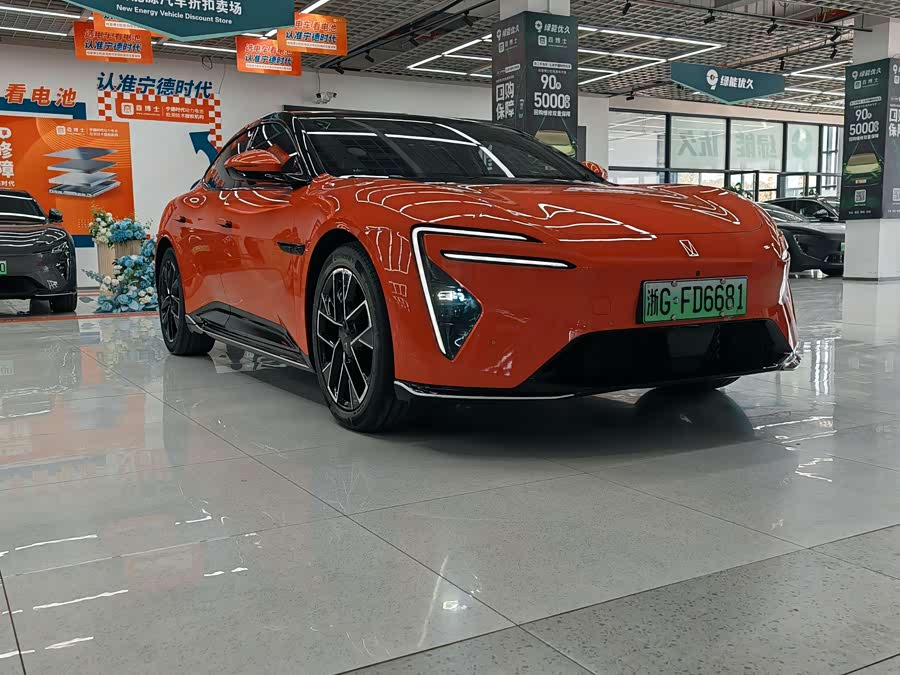 Avatr 06 2025 car image #21