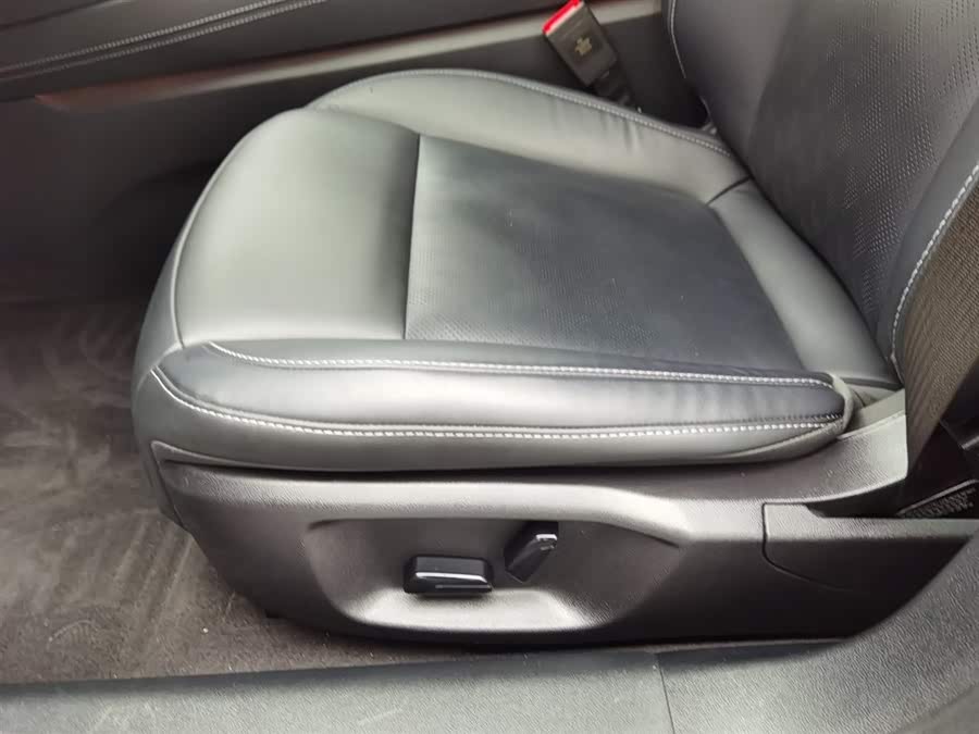 哪吒汽车 哪吒S 2023 汽车图片 #21