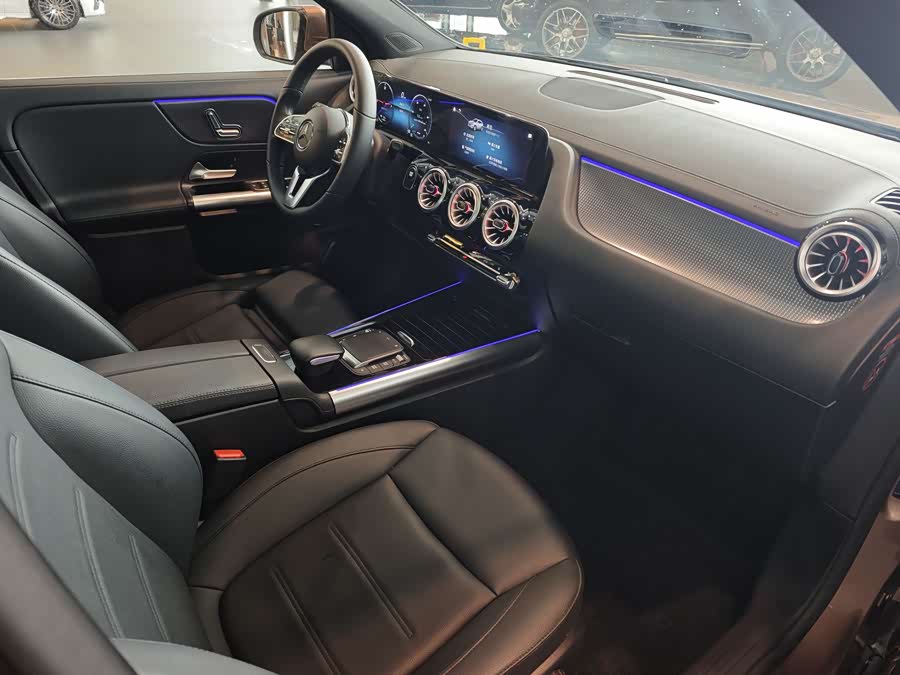 Mercedes-Benz EQA Class 2024 صورة سيارة #21