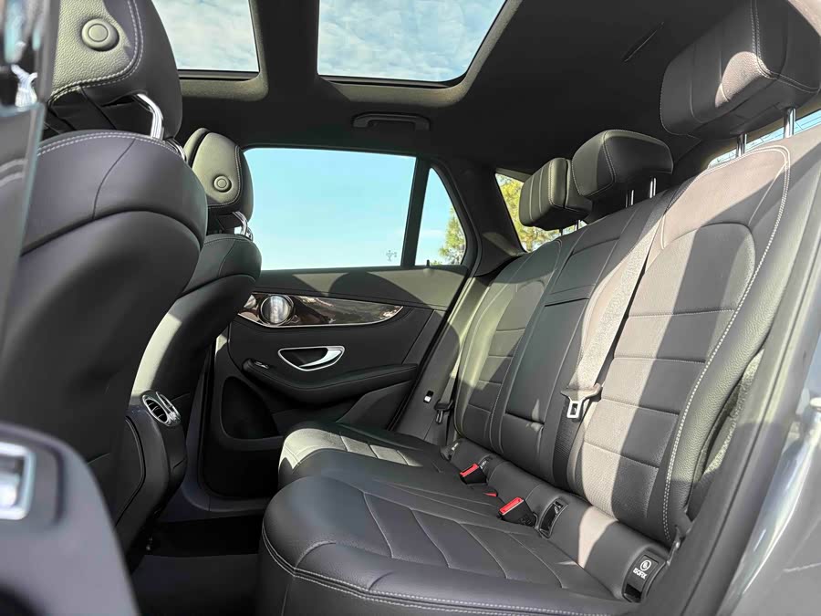 Mercedes-Benz GLC Class 2016 car image #21