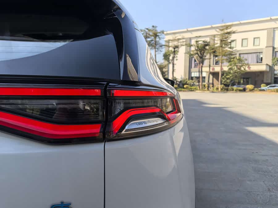 BYD Tang 2018 car image #21