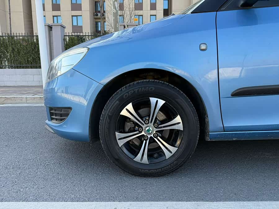 Skoda Fabia 2014 image de voiture #21