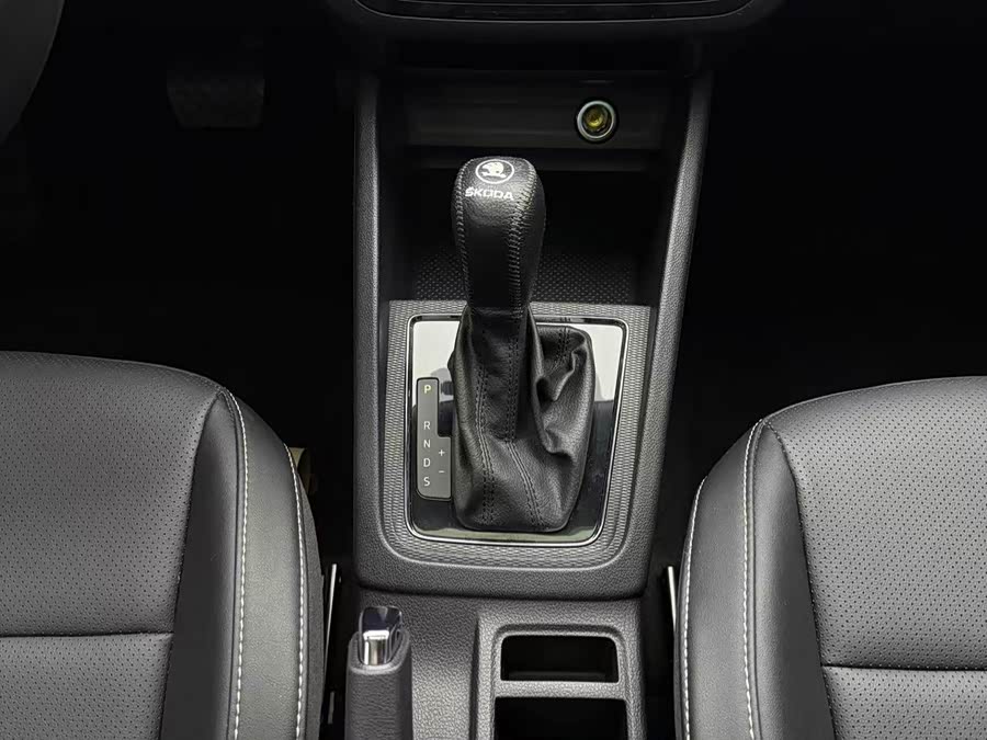 Skoda Kamiq 2021 car image #21