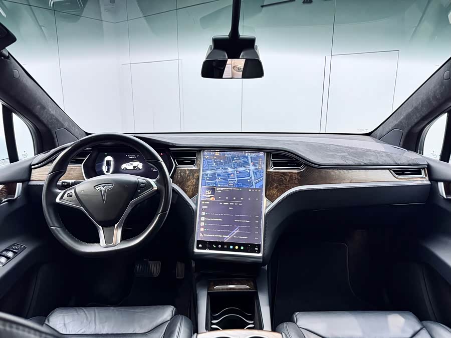 Tesla Model X 2017 car image #21