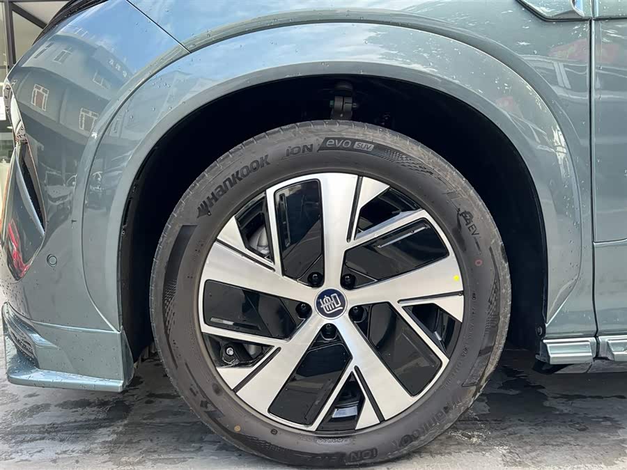 BYD Tang L 2025 immagine di auto #21