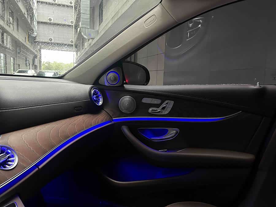 Mercedes-Benz E Class 2017 car image #21
