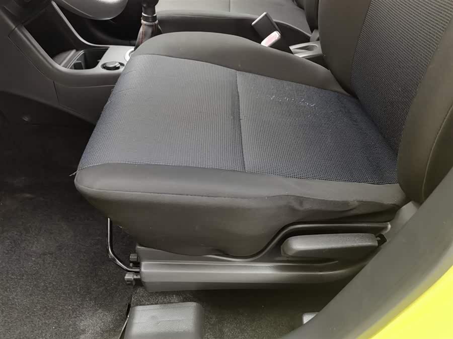 Suzuki Swift 2012 car image #21