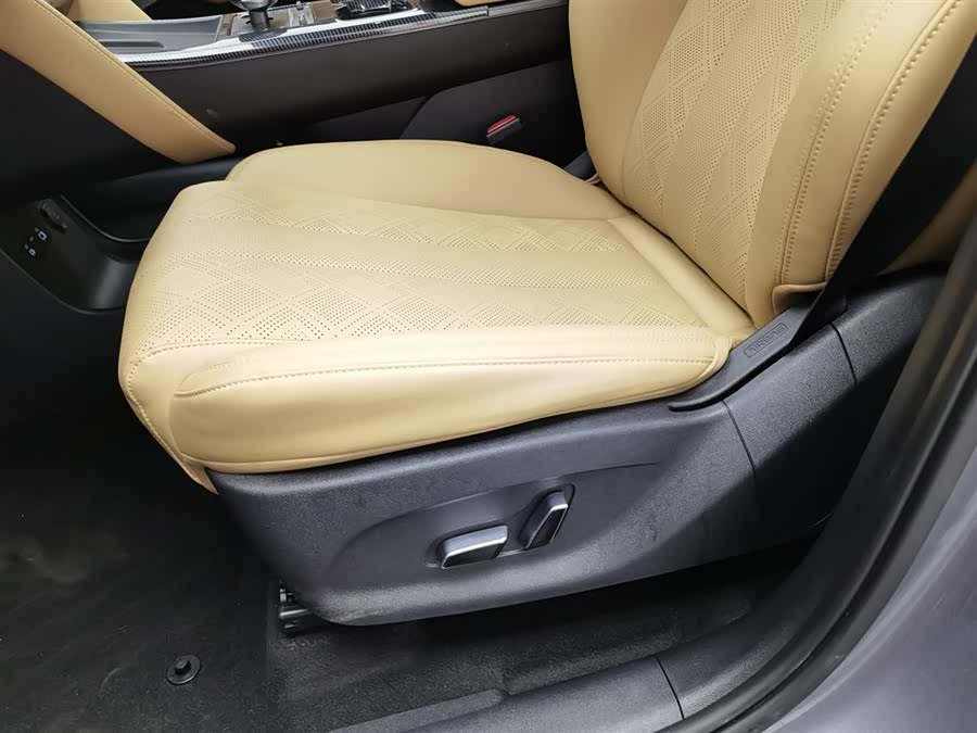 BYD SongL DM-i 2025 car image #21
