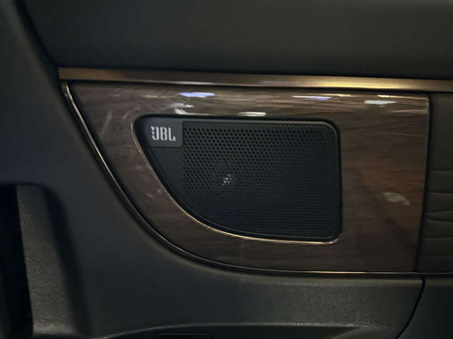 Toyota Alphard 2025 car image #21