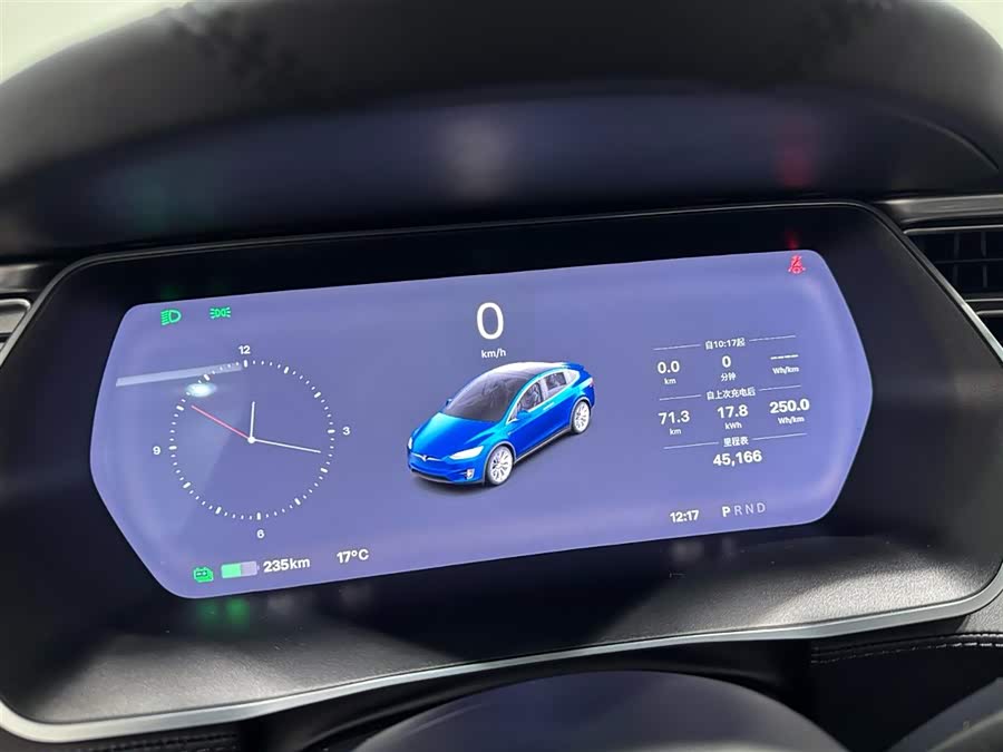 Tesla Model X 2018 car image #21