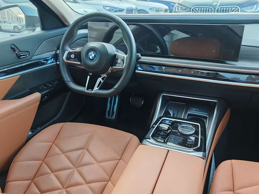 BMW i7 2024 изображение автомобиля #21