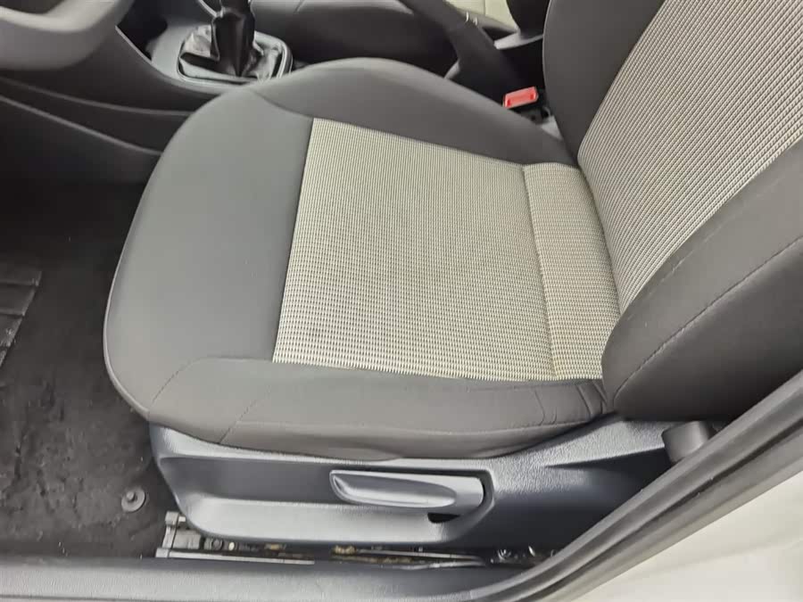 Volkswagen Polo 2016 car image #21