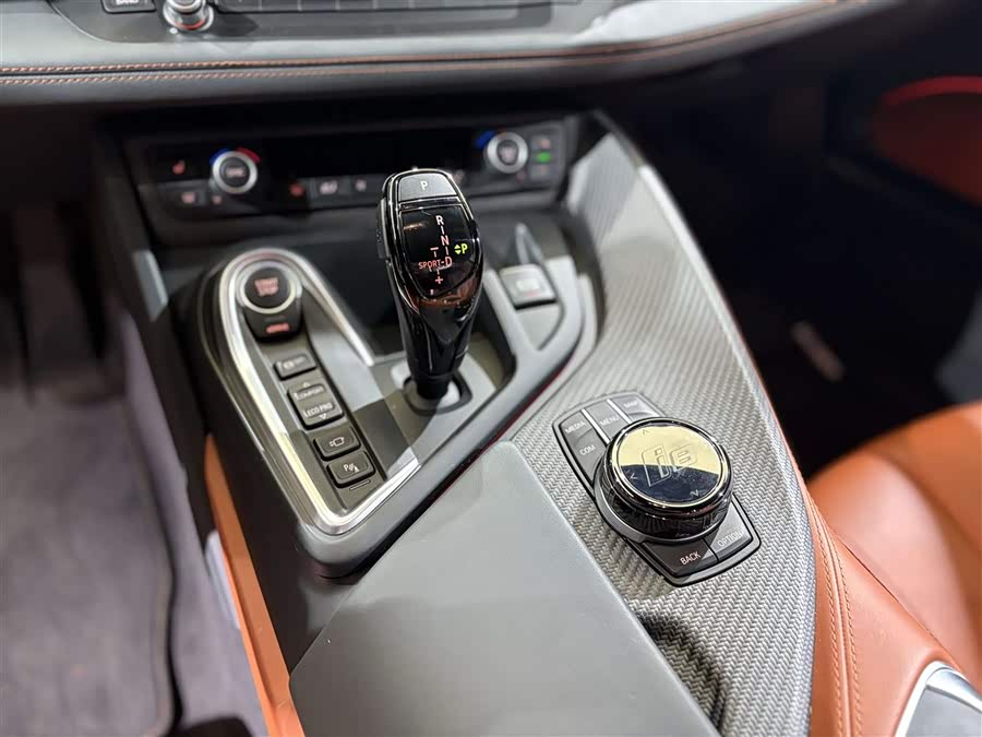 BMW i8 2020 صورة سيارة #21