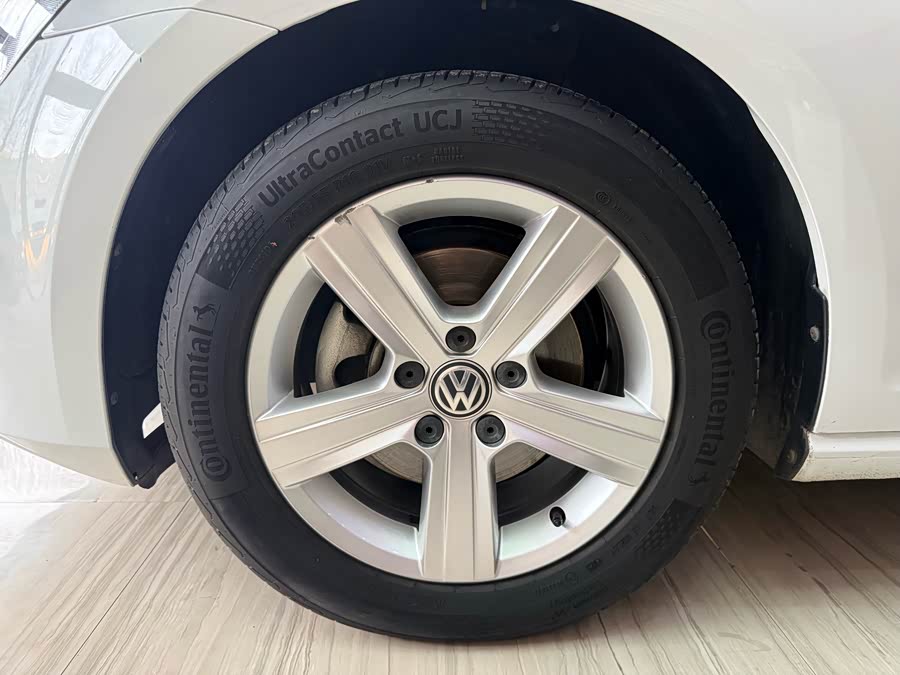 Volkswagen Golf 2017 car image #21