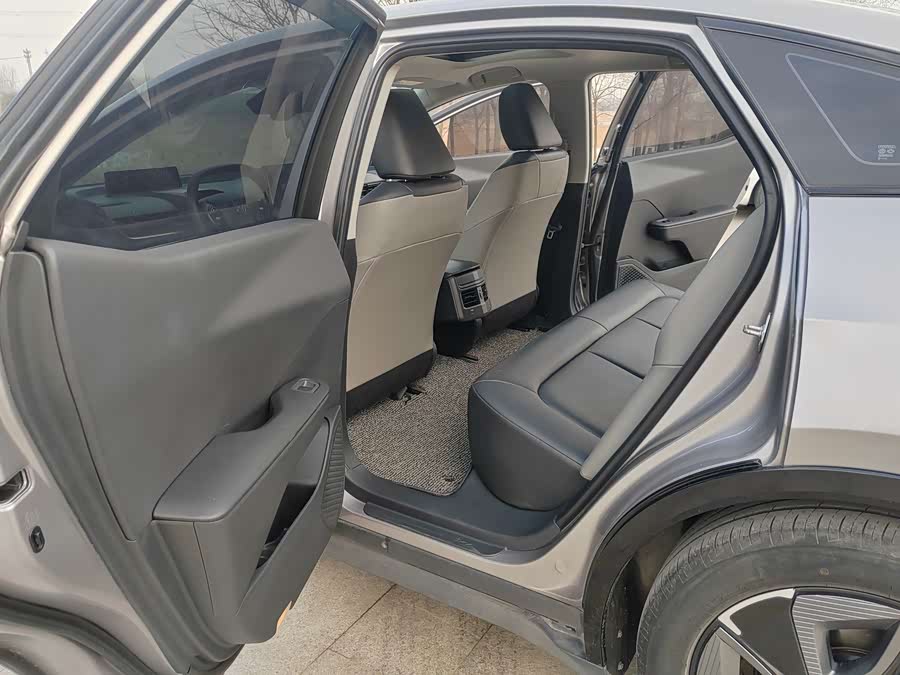 Toyota bZ3 2023 immagine di auto #21