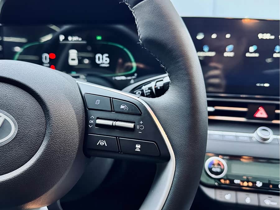 Hyundai Elantra 2025 car image #21