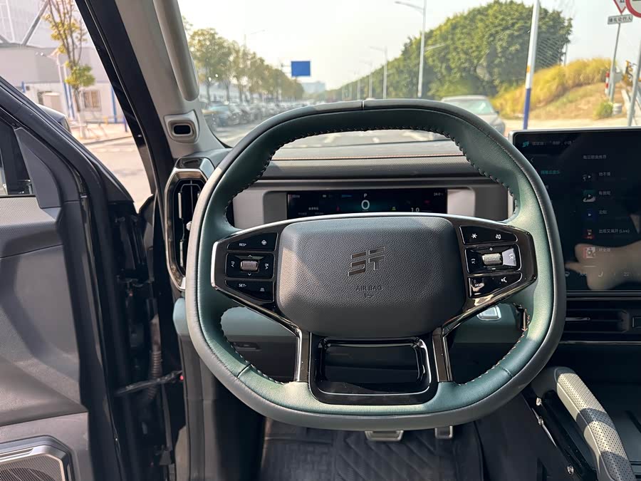 Jetour Traveller 2023 car image #21