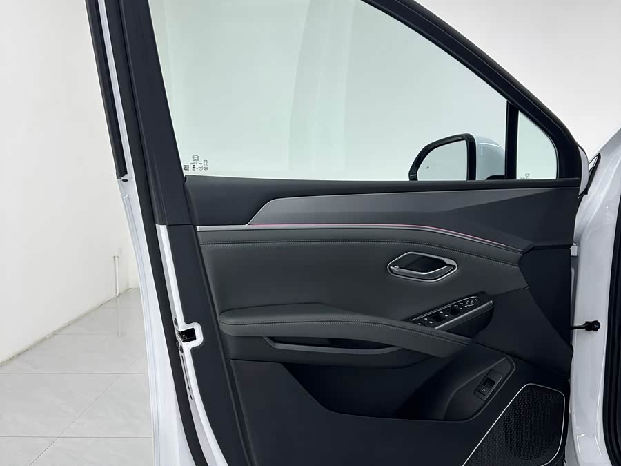 BYD SongL DM-i 2025 #21 BYD SongL DM-i 2025 car image #21