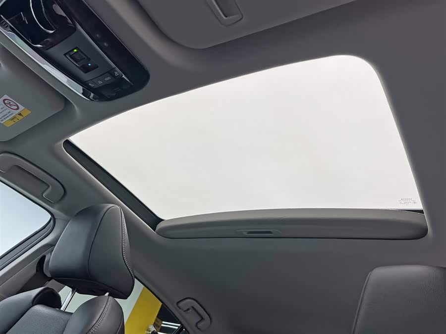 Toyota Venza 2023 #21 Toyota Venza 2023 car image #21