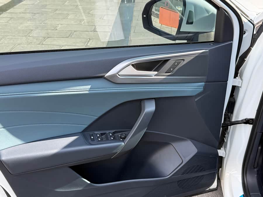 Volkswagen Tharu 2023 car image #21