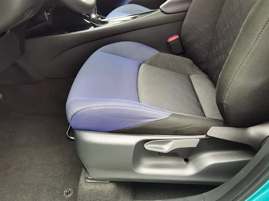 Toyota C-HR 2019 immagine di auto #21