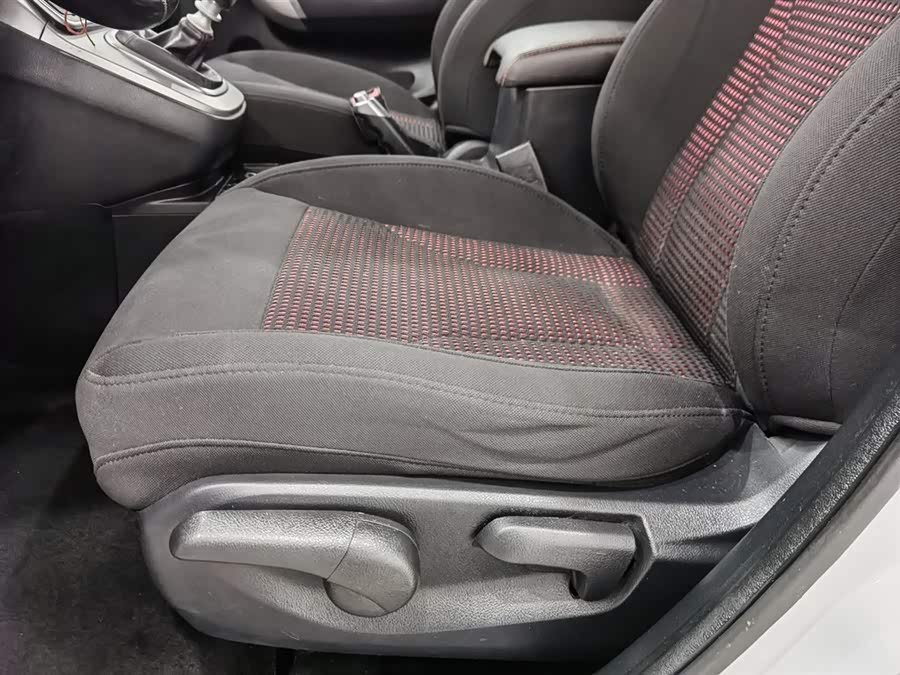 Haval M6 2018 #21 Haval M6 2018 car image #21