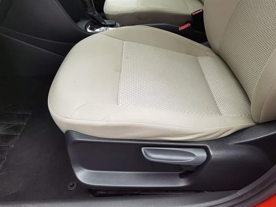 Volkswagen Polo 2012 car image #21