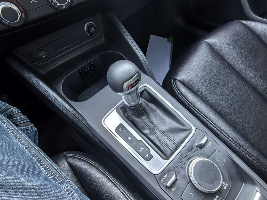 Audi Q2L 2021 car image #21