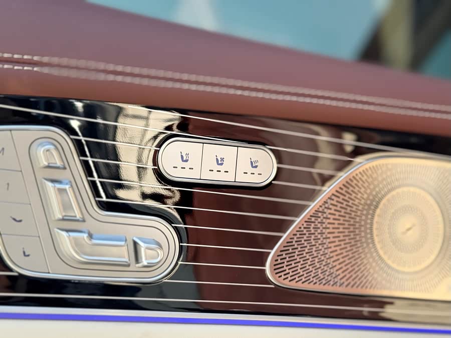 Mercedes-Benz GLS Class 2023 car image #21