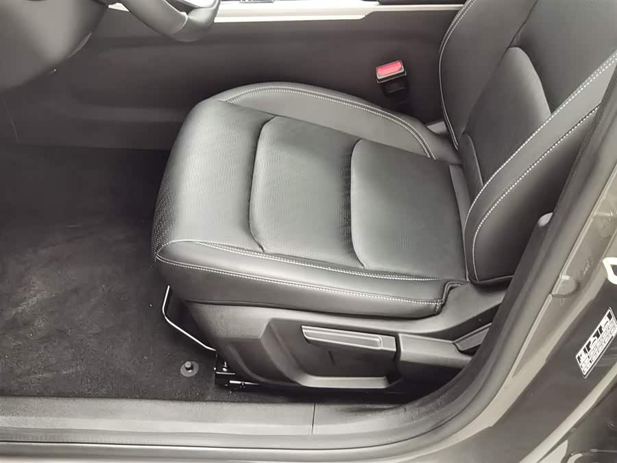 GEELY Emgrand 2023 car image #21