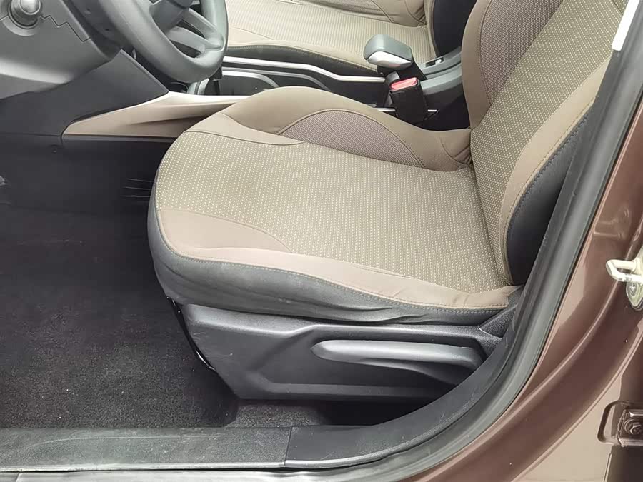 Peugeot 2008 2014 car image #21