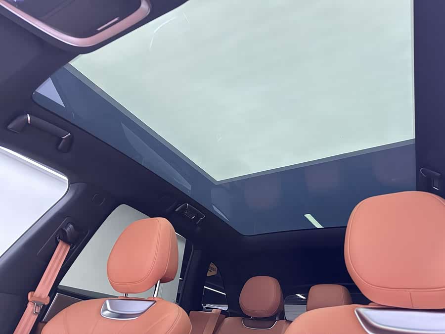 Xpeng G9 2025 صورة سيارة #21