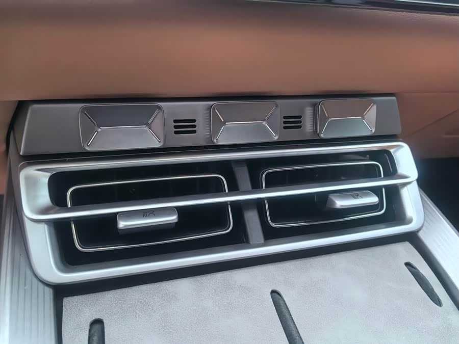 BYD HanL 2025 #21 BYD HanL 2025 car image #21