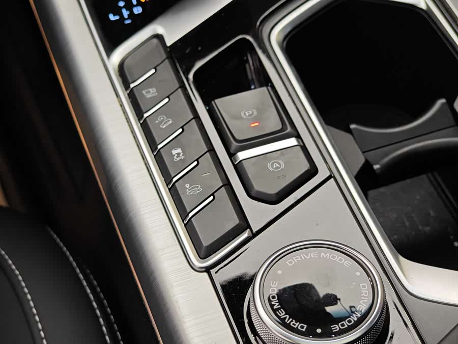 GEELY Tugella New Energy 2020 #21 GEELY Tugella New Energy 2020 car image #21