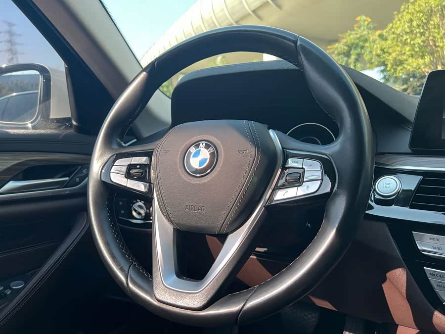 BMW 5 Series New Energy 2019 car image #21