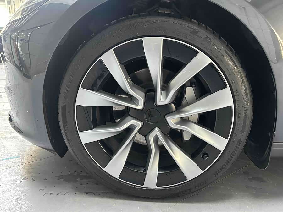 Tesla Model 3 2024 car image #21