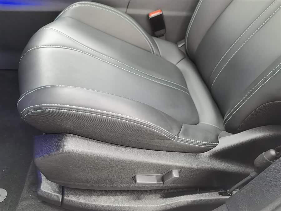 Peugeot 5008 2024 car image #21