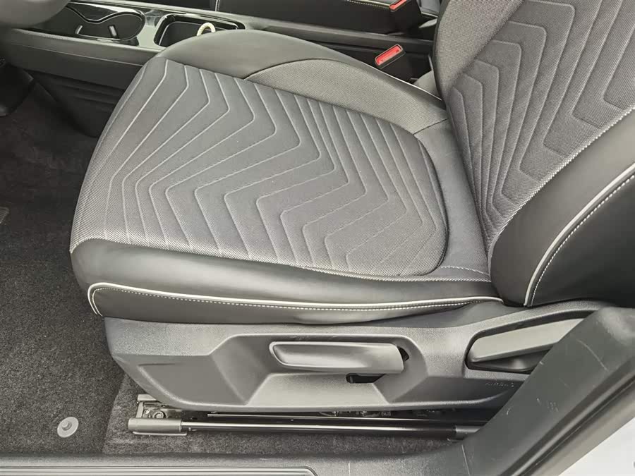 Volkswagen ID.3 2023 immagine di auto #21